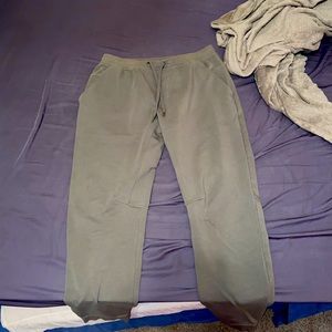 Lululemon brand new without tags joggers size XL